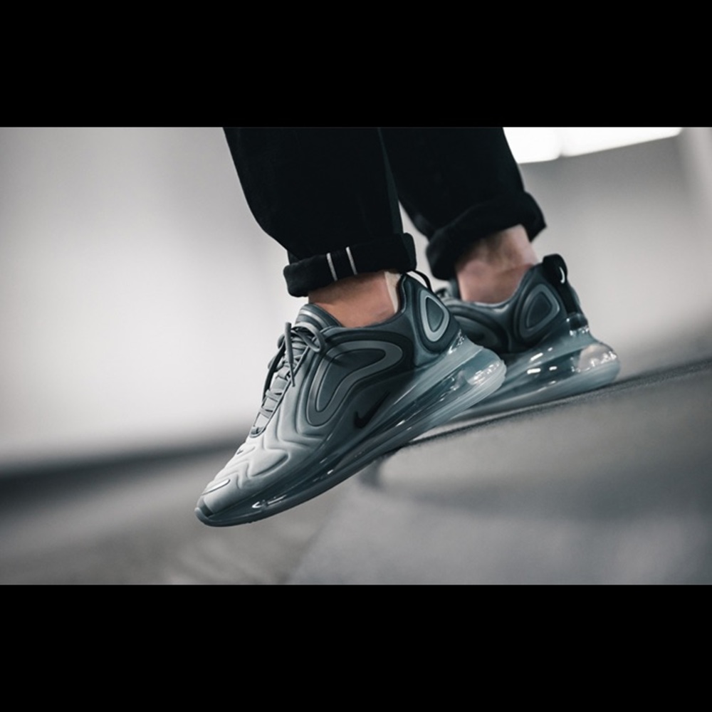 Nike Air max 720 carbon grey